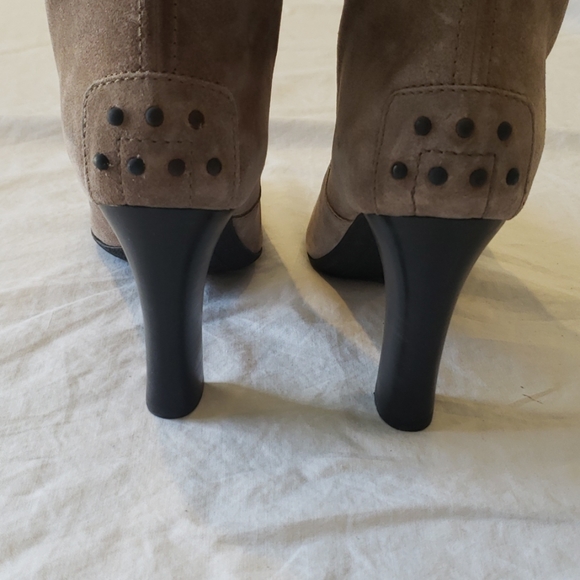 Tod's Light Brown Suede  Heeled Boots - Picture 6 of 7